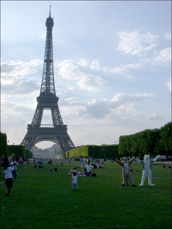 [Eisbaer_EiffelTower20060723_37.jpg]