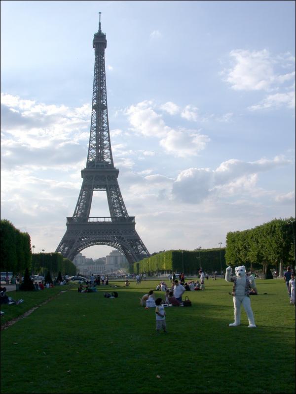 [Eisbaer_EiffelTower20060723_39.jpg]