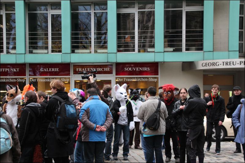 [SFD-10-Fursuitwalk-Harko (97).JPG]