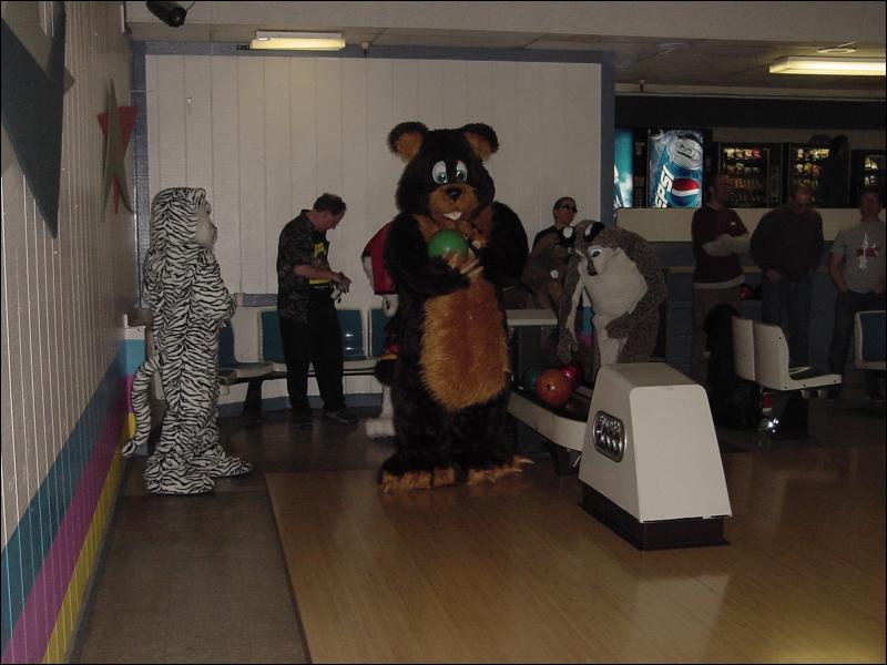 [20030216_Bowling_02.jpg]