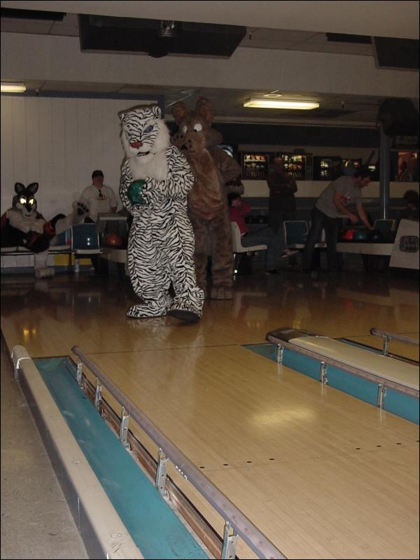 [20030216_Bowling_06.jpg]