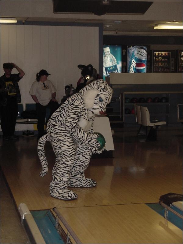 [20030216_Bowling_27.jpg]