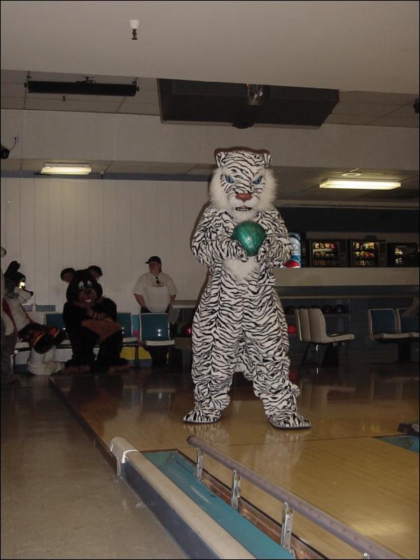 [20030216_Bowling_37.jpg]