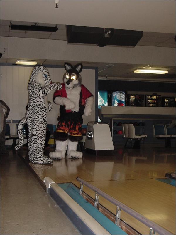 [20030216_Bowling_39.jpg]